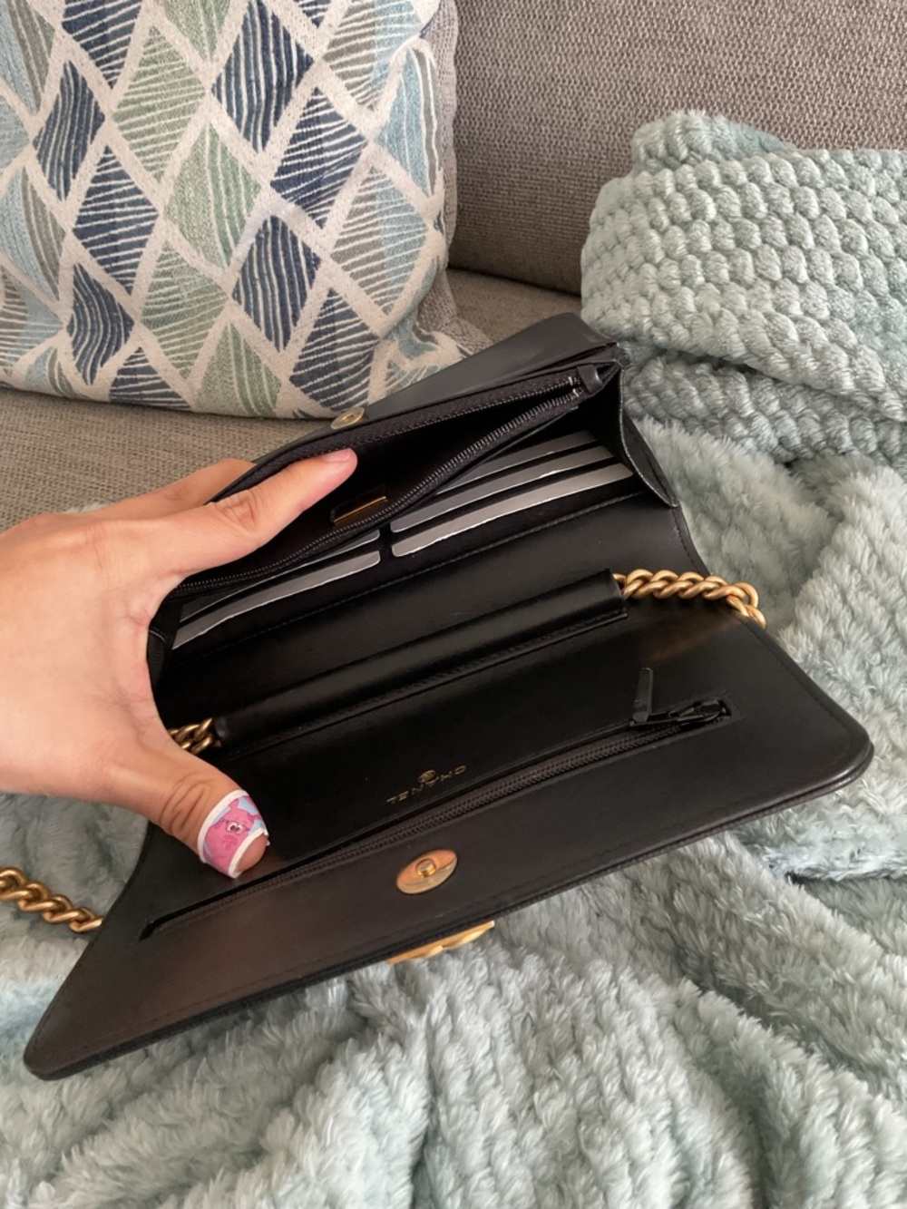 CHANEL Black Boy Wallet on Chain quilted caviar - Picture 4 of 6
